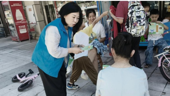 重庆市北碚区反邪教协会走进静观镇王朴村开展反邪教科普宣传活动