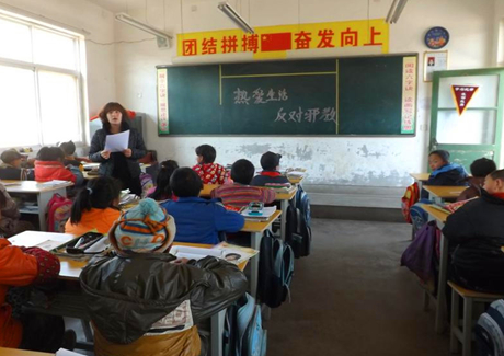 陕西省宝鸡市陈仓区在中小学生间开展防邪知识进家庭、进校园活动