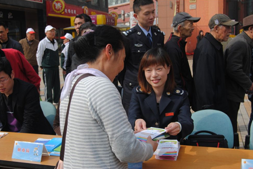 上海市嘉定区“加强法制宣传教育，服务全面深化改革”主题宣传暨食品安全专项法制宣传活动启动仪式