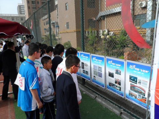 陕西宝鸡高新中学利用首届校园体育艺术节开展反邪教宣传