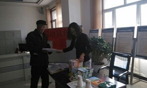 内蒙古鄂托克旗木凯淖尔镇结合群众路线教育开展反邪教宣传