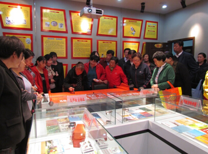 鄂尔多市东胜区开展“家庭拒绝邪教•构建和谐东胜”反邪教警示教育活动
