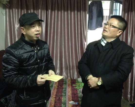 浙江省温州市鹿城区反邪教协会一行走访慰问困难户 点滴真情暖人心