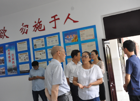 河南省委领导到中原油田就反邪教工作展开调研