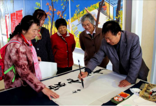 河南省平顶山市反邪教书画摄影作品巡展暨舞钢市书画手抄报展览活动拉开帷幕