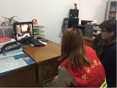 江苏省南京市栖霞区燕子矶街道组织各社区集中观看“揭秘邪教门徒会”专题片
