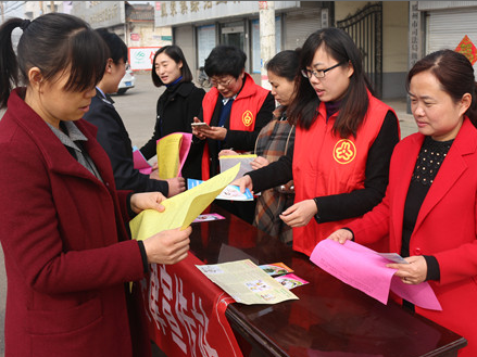 山东省滕州市级索镇借“三八妇女节”开展反邪教宣传活动