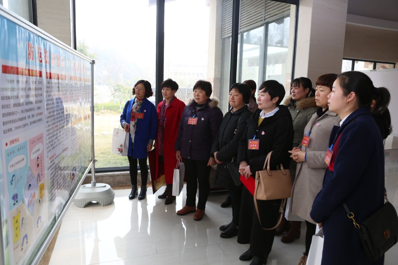 湖北五峰县168名妇女代表踊跃担当反邪教宣传员