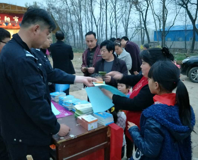 河南省新郑市城关乡反邪教协会开展反邪教宣传教育活动