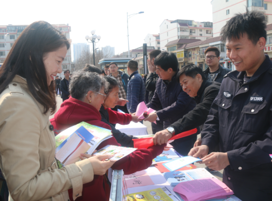 天津市北辰区果园新村街开展“崇尚科学、反对邪教”宣传活动