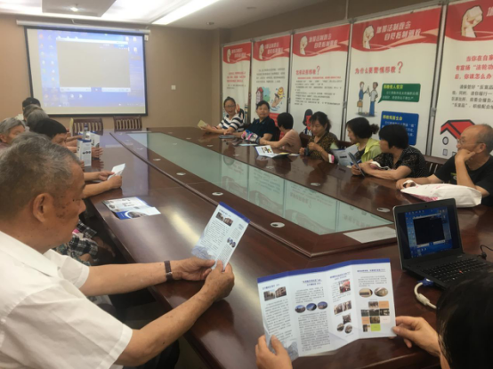 江苏省南京市栖霞区尧化街道王子楼社区利用反邪教警示教育活动站开展专项反邪教宣传教育活动
