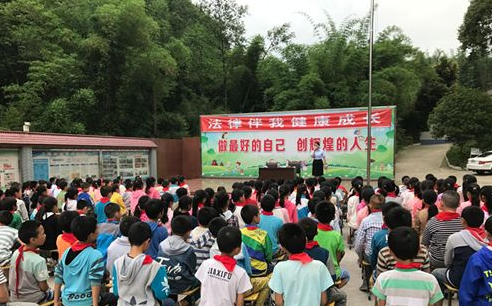 四川省沐川县开展反邪教知识宣传进校园活动