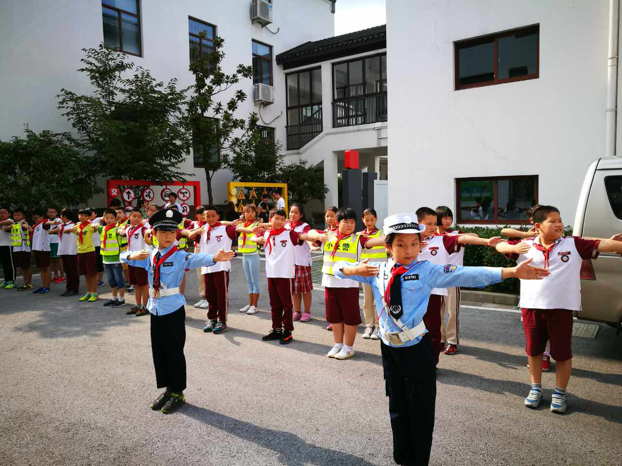 法治教育从娃娃抓起 ——江苏苏州常熟市兴福中心小学法治教育示范基地揭牌成立