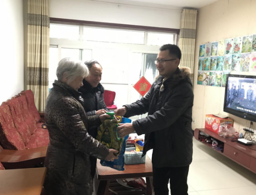 重庆市合川区反邪教协会春节前开展走访慰问活动