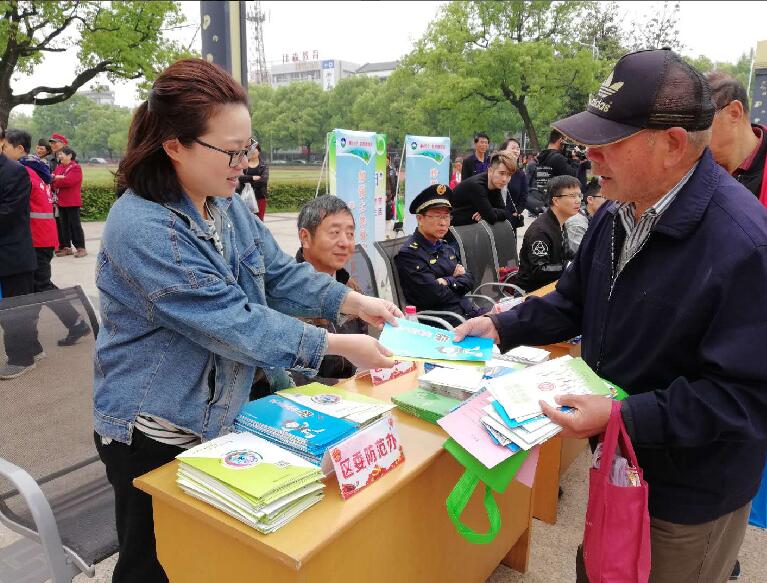 浙江省衢州市柯城区将反邪教宣传纳入法治宣传活动