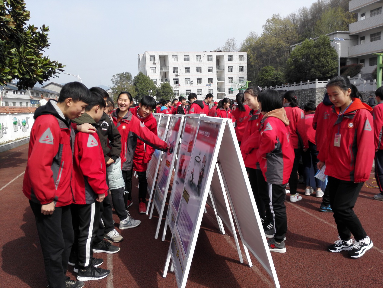湖北宜昌夷陵区科普进校园不忘反邪教
