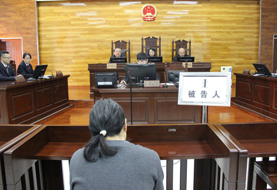 内蒙古阿拉善一女子散发“法轮功”宣传品获刑