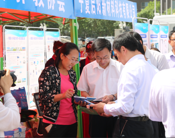 宁夏反邪教协会在科技周开展反邪教科普宣传活动