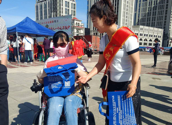内蒙古达拉特旗借助“全国助残日”开展反邪教宣传