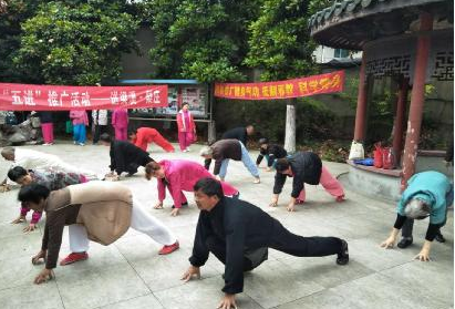 江苏省梁溪区黄巷街道推广健身气功 抵制邪教侵蚀