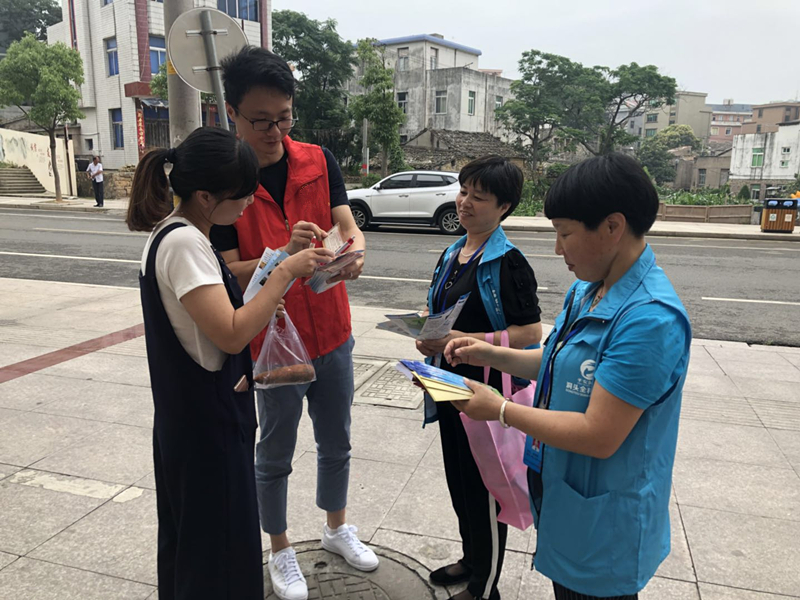 浙江省温州市洞头区东屏街道开展网格员助力“反邪教”宣传活动