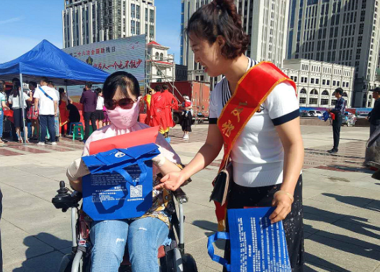 内蒙古达拉特旗针对四类人群开展反邪教宣传 助力科普活动宣传周