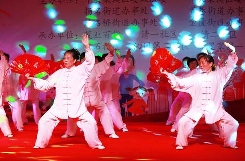 健身功夫扇表演 健身功夫扇表演