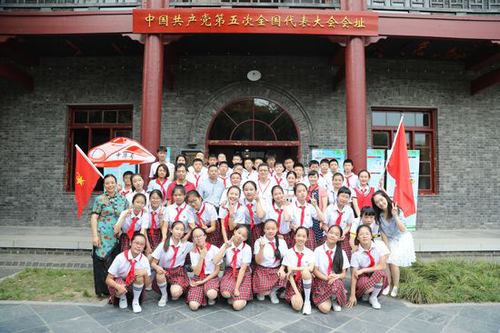 武汉小学生“七一”前夕寻访红色足迹 宣传反邪教2 武汉小学生“七一”前夕寻访红色足迹 宣传反邪教2