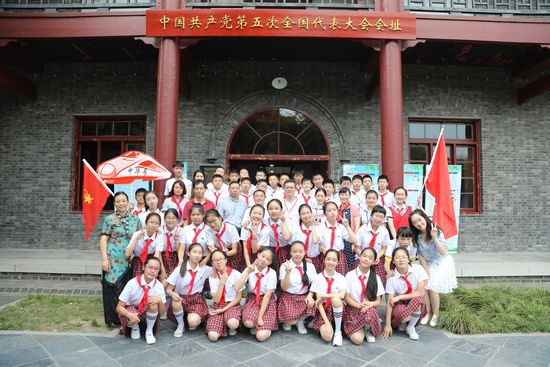 武汉小学生“七一”前夕寻访红色足迹 宣传反邪教