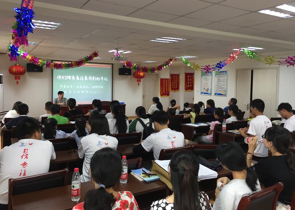 走进社区宣反邪  携手老少促和谐 ——宁波大红鹰学院反邪教暑假社会实践团开展反邪活动