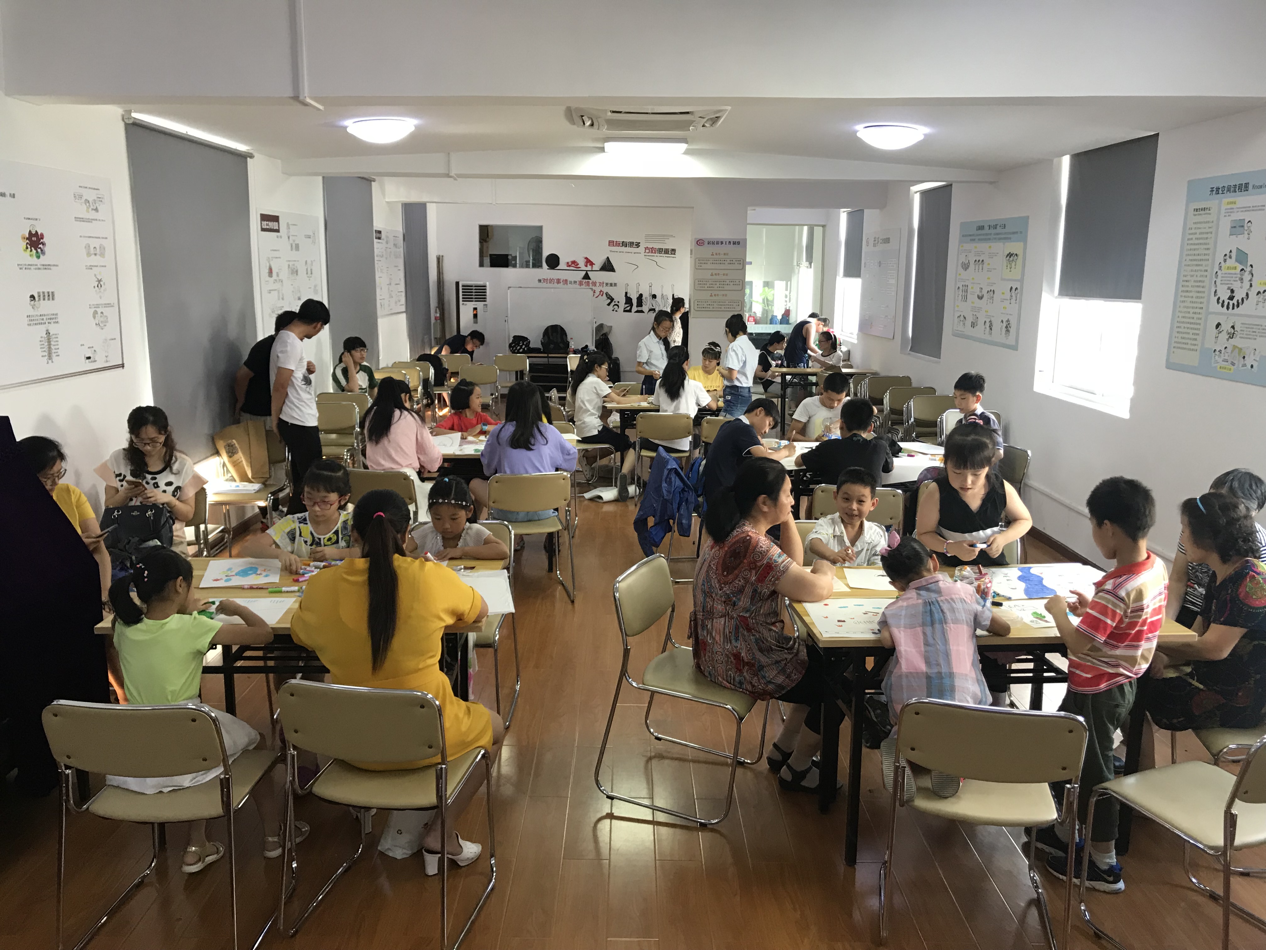 宁波大红鹰学院反邪教暑期实践团队pick出反邪教宣传教育“新选项”