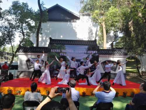 武汉东湖风景区在大道观举办反邪教宣传3 武汉东湖风景区在大道观举办反邪教宣传3