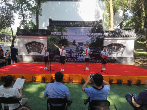 武汉东湖风景区在大道观举办反邪教宣传4 武汉东湖风景区在大道观举办反邪教宣传4