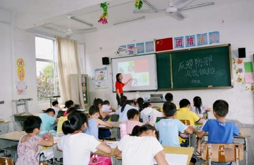 稚嫩童声——唱出反邪新歌声 稚嫩童声——唱出反邪新歌声