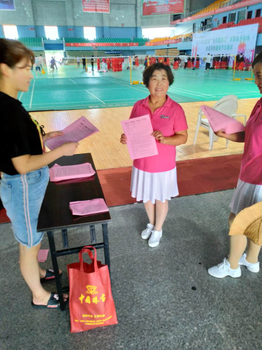 发放反邪教宣传单 发放反邪教宣传单