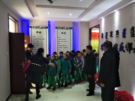 内蒙古鄂尔多斯市准格尔旗集中开展“反邪教知识进校园”活动622 内蒙古鄂尔多斯市准格尔旗集中开展“反邪教知识进校园”活动622