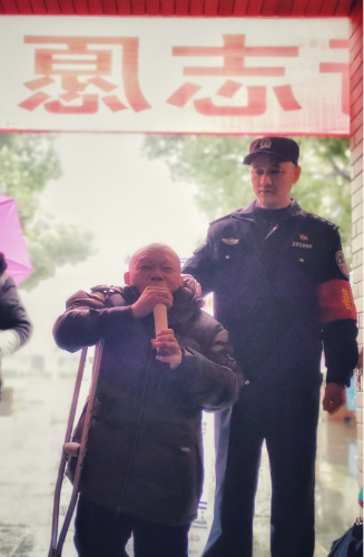 2 江苏省无锡市东亭街道明泉社区利用“最美中国梦”社区迎新公益主题联欢会开展反邪教宣传285 2 江苏省无锡市东亭街道明泉社区利用“最美中国梦”社区迎新公益主题联欢会开展反邪教宣传285