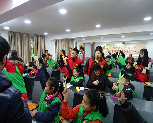 反邪知识进社区 共护花朵无邪梦——小候鸟活动为童真撑起无邪之伞