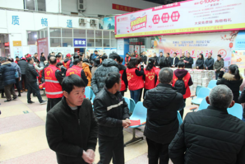 衢州市春节前开展春运“温暖回家路”反邪教宣传活动446 衢州市春节前开展春运“温暖回家路”反邪教宣传活动446