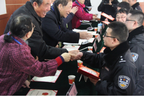 湖北省反邪教协会专家学者新春前夕赴沙洋范家台监狱慰问706 湖北省反邪教协会专家学者新春前夕赴沙洋范家台监狱慰问706