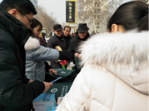 陕西宝鸡向群众宣传反邪教知识271 陕西宝鸡向群众宣传反邪教知识271