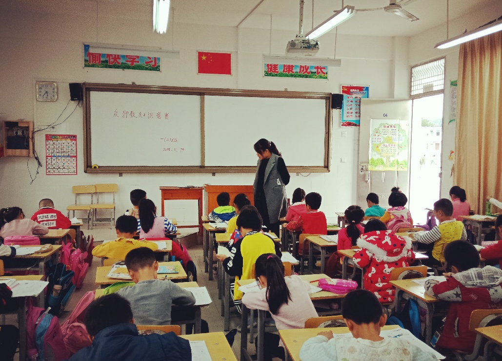 广西忻城县以“七个一”为载体开展“防邪知识进校园”活动