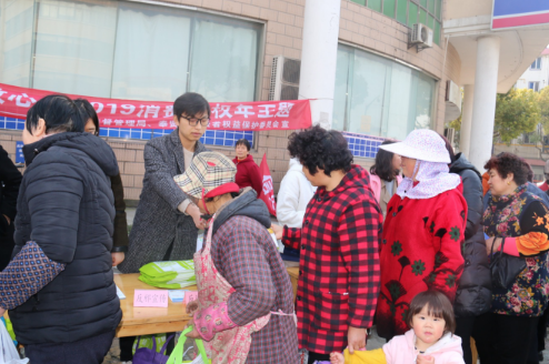 上海市奉贤区结合“3.15”消费者权益日开展反邪教宣传活动
