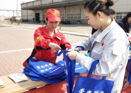 天津市宁河区开展反邪教警示教育进企业宣传活动487 天津市宁河区开展反邪教警示教育进企业宣传活动487