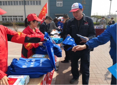 天津市宁河区开展反邪教警示教育进企业宣传活动490 天津市宁河区开展反邪教警示教育进企业宣传活动490
