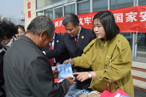津南区以“4.15”全民国家安全日为契机,大力开展反邪教宣传活动391 津南区以“4.15”全民国家安全日为契机,大力开展反邪教宣传活动391