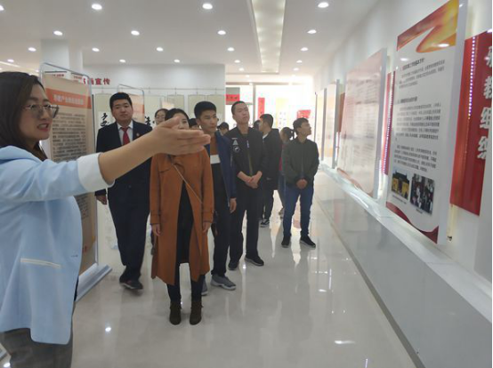 内蒙古包头市白云矿区团委组织青年干部参观反邪教警示教育基地