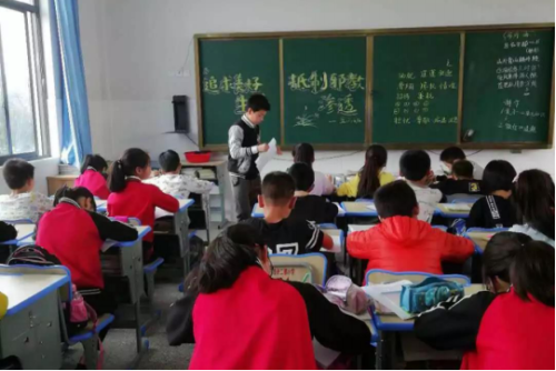 江山市开展“追求美好生活,抵制邪教渗透”校园反邪教系列活动732 江山市开展“追求美好生活,抵制邪教渗透”校园反邪教系列活动732