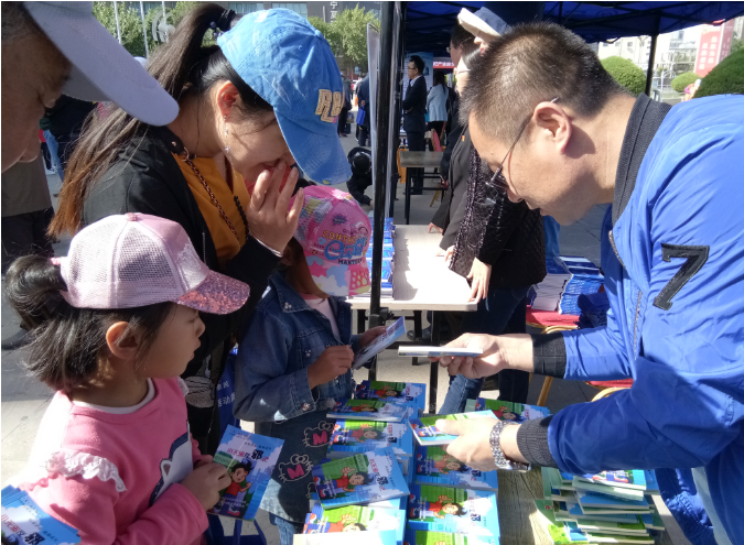 宁夏反邪教协会在科技活动周开展反邪教宣传活动