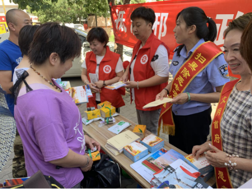 内蒙古呼和浩特市回民区开展“防范邪教 共建和谐”主题宣传活动270 内蒙古呼和浩特市回民区开展“防范邪教 共建和谐”主题宣传活动270